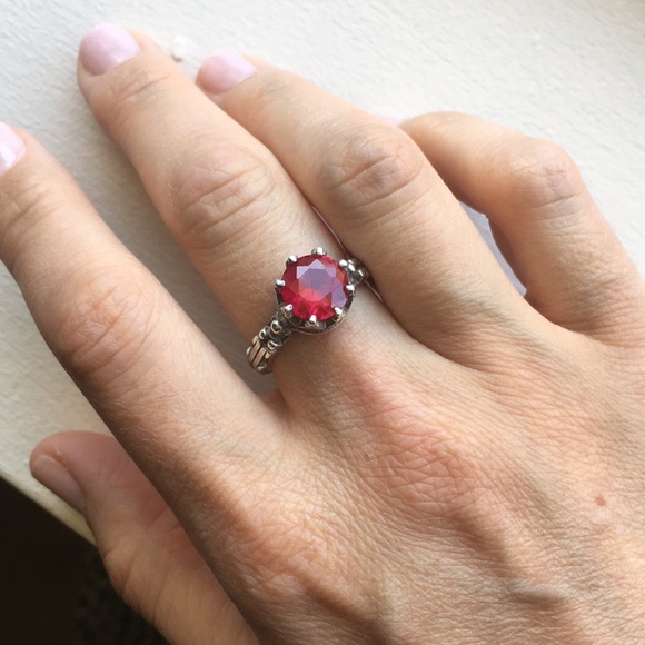 Antique style Ruby and silver ring - Picture 1 of 6